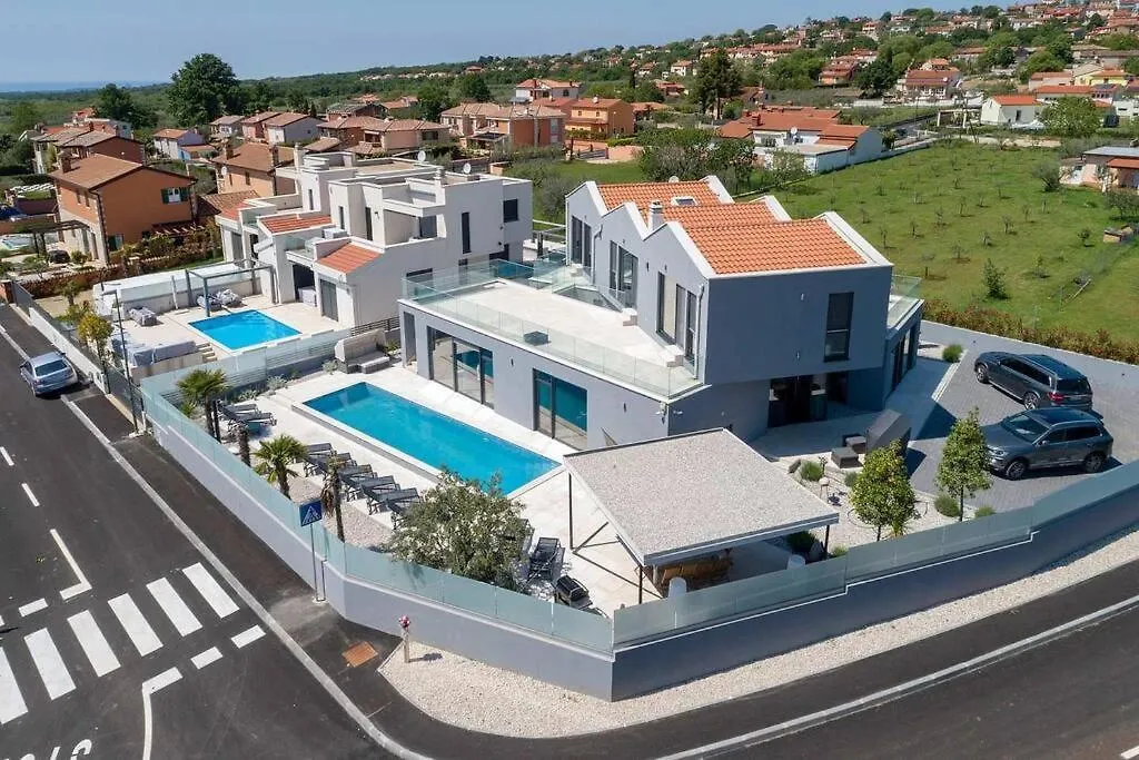 Villa Birdhouse Labinci 0*,  Croazia